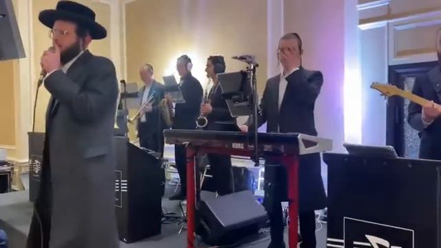 Yossi Shtendig Production Bentzion Weberman The Shira Choir смотреть онлайн