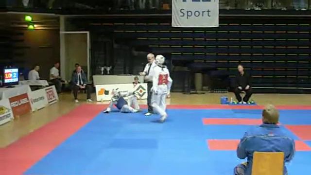 Energia Areena, Vantaa taekwondon SM-kilpailut 2011 | Jussi Peltonen Vs Sami Lahtinen смотреть онлайн