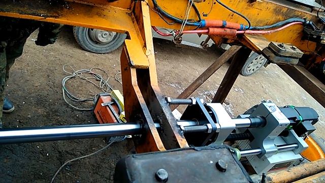 Ремонт изношенных отверстий фронтального погрузчика смотреть онлайн