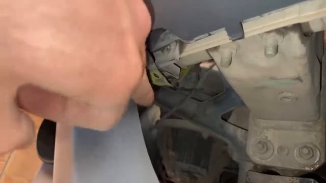 Установка переднего бампера M-Tech BMW E60 смотреть онлайн