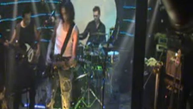 Augusto & Friends - Make the world go round- loonies 2006 смотреть онлайн