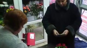 Всем жителям Подольска и не только. Цыганка ворует деньги часть 1-я.