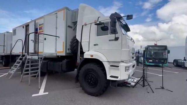 Россия передала Бурунди и Уганде мобильные лаборатории смотреть онлайн