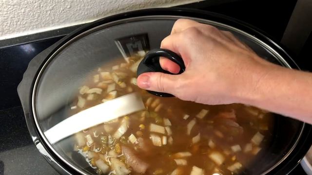 White Bean Chicken Chili Recipe | Crockpot Recipe | Cooking Up Love смотреть онлайн