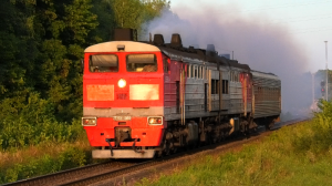 "На закат". 2ТЭ10У-0454 с пригородным поездом Моршанск - Ряжск-1