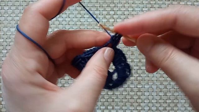 Как вяжется пятиугольный мотив синей кофточки