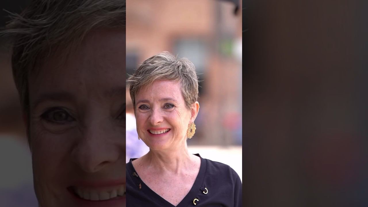 Стрижка Пикси для женщин за 55 лет /Taglio pixie per donne da 55 anni смотреть онлайн