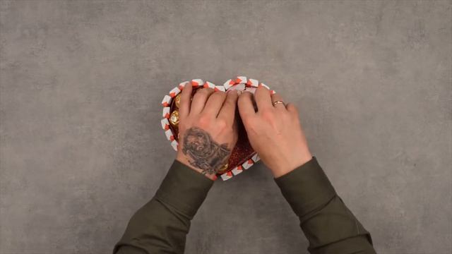 So machst du deinen Liebsten ein süsses Geschenk aus Raffaelo, Rocher und Kinder Schokolade! смотреть онлайн