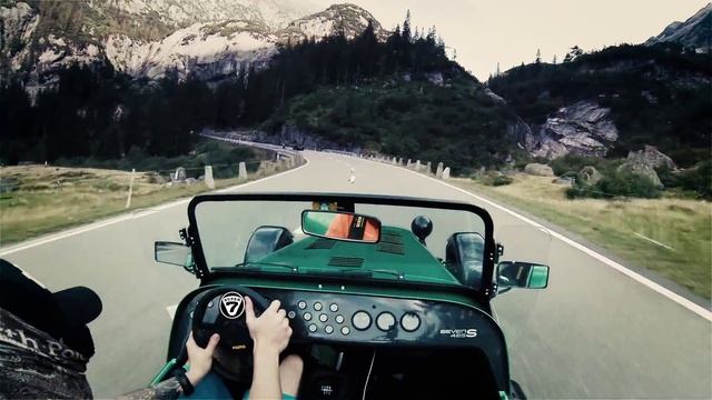 Caterham 485 on Grimselpass //pure roads смотреть онлайн