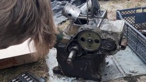 Разборка двигателя УД-2. Донор оказался хуже.Состояние  неудовлетворительное.