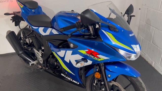 SUZUKI GSX-R 125, STOCK EXHAUST SOUND смотреть онлайн