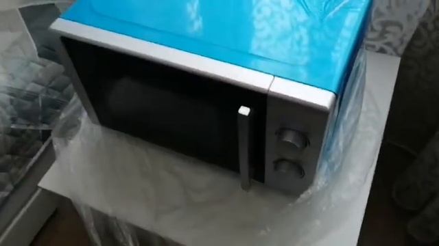 Распаковка — Микроволновая печь Horizont 20MW700-1378BIS смотреть онлайн