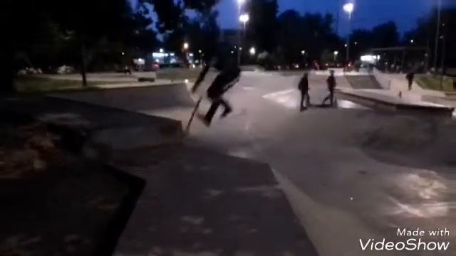 Поставили 3 ВИПА на Самокате! +трюки на самокате | Скейтпарк в кузьминках! смотреть онлайн