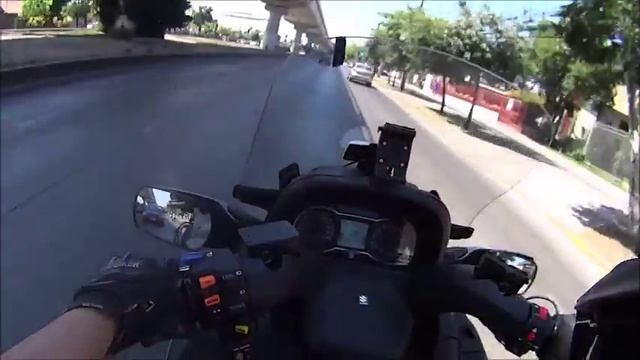 Suzuki Burgman Executive AN650z - A little hurry смотреть онлайн