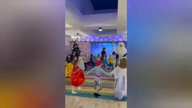 "Новогодний праздник" Гр. Воздушные шарики смотреть онлайн