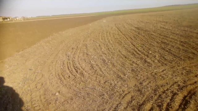 Подсев прошлогодней люцерны шестирядной сеялкой! смотреть онлайн