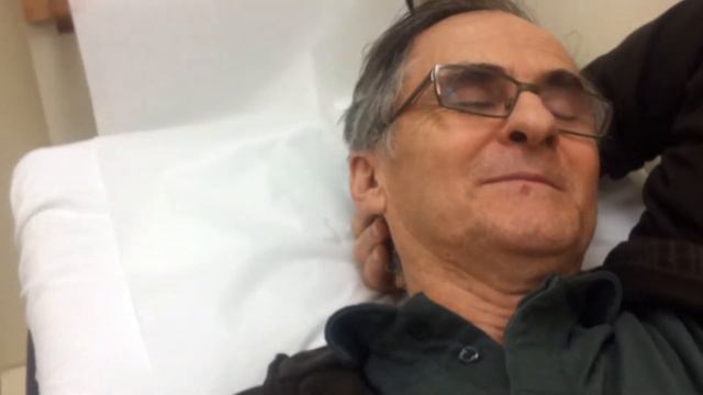 guy cuts finger on table saw смотреть онлайн