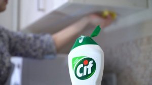 Лучшее средство для мытья глянцевых фасадов кухни от капель жира