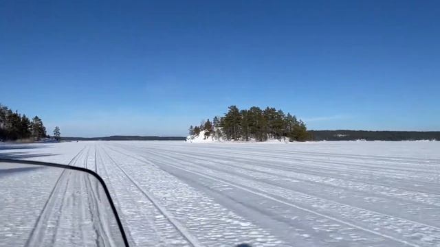 Прогулка на снегоходах в Карелии вдоль растаявшей реки и среди ладожских шхер!!!