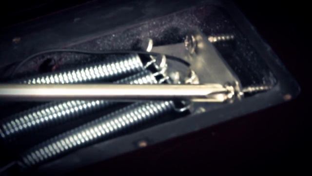 GC Garage - How to Restring a Guitar with a Floyd Rose смотреть онлайн