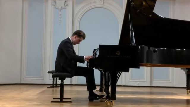 Гайдн. Соната ре мажор, Hob.XVI:51 - исп. Ильдар Саубанов смотреть онлайн