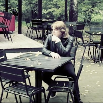 А ЛИСТЬЯ КРУЖАТСЯ Владислав Агафонов смотреть онлайн