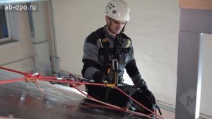 Занятие №49. Вывешивание с края скатной крыши с сидушкой.