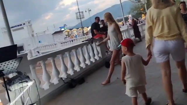 Геленджик 2023/ Поехали в центр Геленджика/ Очень много людей/ Заблудились смотреть онлайн