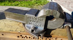 Тиски слесарные СССР со свалки - удачная находка и РЕСТАВРАЦИЯ!