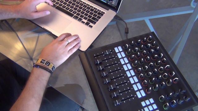 Livid Instruments DS1 MIDI Mixer смотреть онлайн