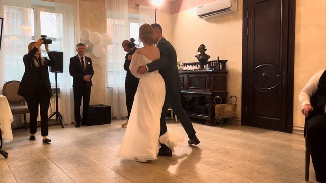 Танец жениха и невесты смотреть онлайн