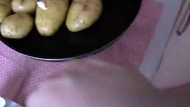 Пеку картошку смотреть онлайн