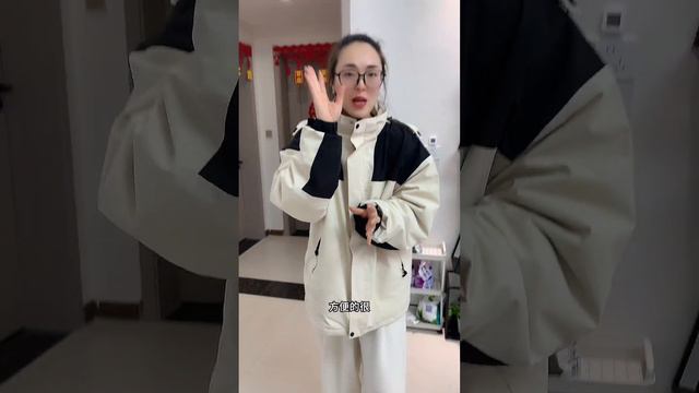 这个小棉服降价了，现在买还能穿，再不买就真的穿不上了！ #冲锋衣 смотреть онлайн