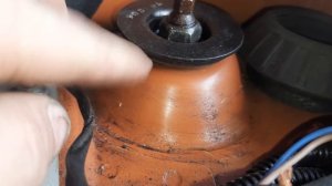 Почему Стучат стойки на Aveo