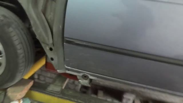 BMW E36. подготовка и приварка левого порога. смотреть онлайн
