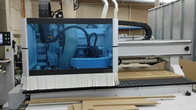 Обрабатывающий центр с ЧПУ смотреть онлайн