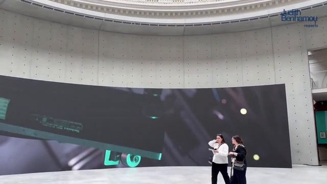 Anri Sala, Une seconde d'éternite, Bourse de commerce, Paris, November 2022 смотреть онлайн