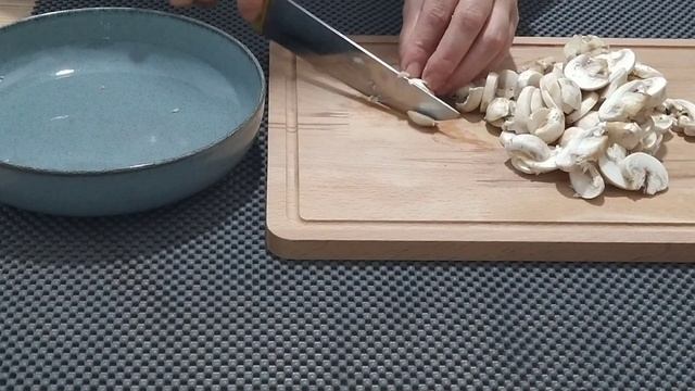 HİÇ BU KADAR LEZZETLİ MAKARNA YEMEMİŞTİM?TAVUKLU KREMALI MANTARLI?FETTUCCİNE ALFREDO TARİFİ? смотреть онлайн