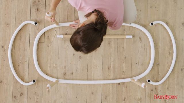 BABYBJÖRN – How to assemble the frame of your Baby Crib смотреть онлайн