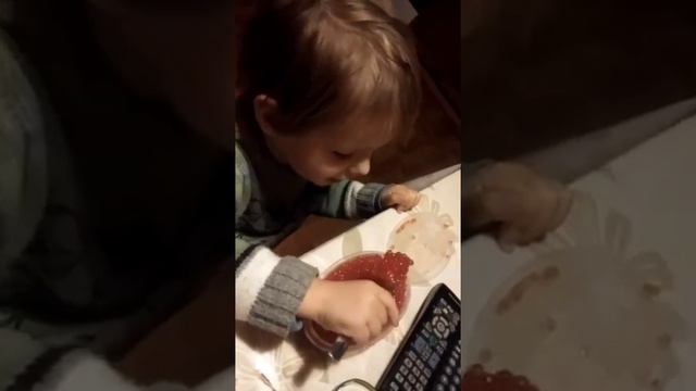 #Макар #краснаяикра #вкусняшка #ням #любимыйсын #ребенок #детки #обожаю #люблю #Россия #Узбекистан смотреть онлайн