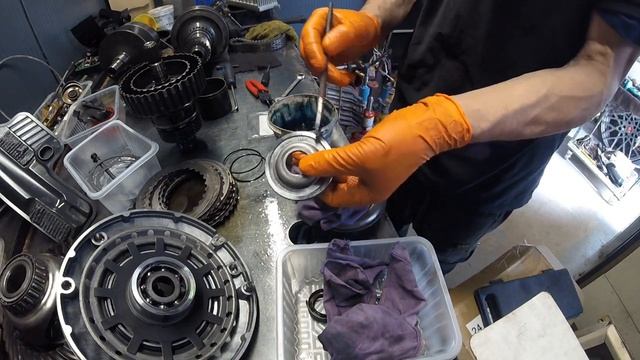 Démontage et montage de l'embrayage Audi CVT OAW смотреть онлайн
