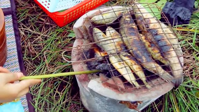 WOW | Beautiful Girl Cooking | Amazing Girl Cooking Fish Near Lotus Farm смотреть онлайн