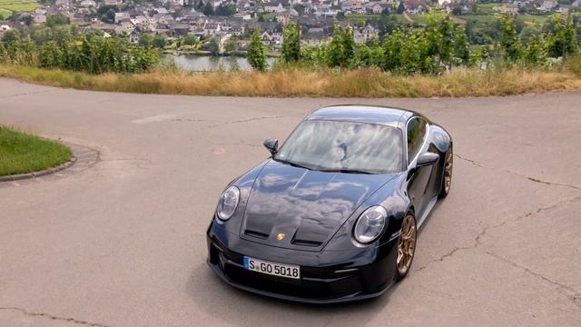 Jet Black Porsche 911 GT3 Touring with Gold Wheels - Amazing! смотреть онлайн