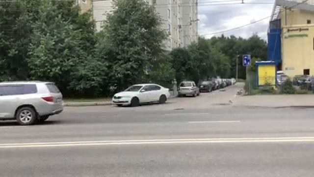 Поездка на автобусе 696 от Метро Планерная до ЕМЦ смотреть онлайн