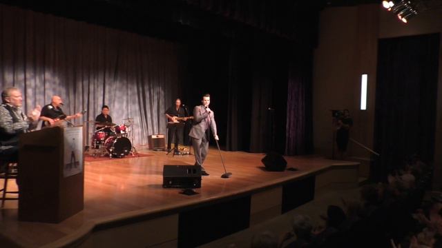 Brandon Bennett, “Hound Dog” - video by Susan Quinn Sand смотреть онлайн