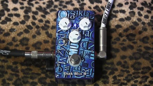 Doc Music Station DARK BLUE II Distortion pedal demo with Les Paul смотреть онлайн