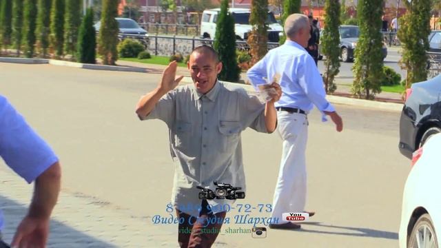 Свадебная колона только подъехала и прибежал он. Студия Шархан смотреть онлайн