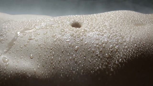 Asmr медитация, влажное женское тело, распыление воды на тело, капли на коже.. смотреть онлайн