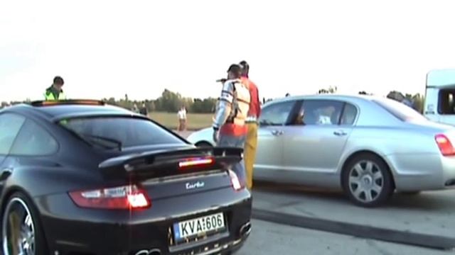 Porsche 997 Techart Turbo Vs. Bentley Continental 6.0 W12 смотреть онлайн