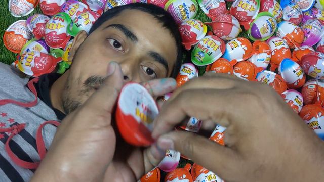 Red Colored Glitter Kinder Joy Surprise Toys Oopening A Lot Of Kinder Joy Candy ASMR смотреть онлайн